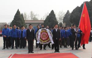 緬懷先烈忠魂-傳承革命精神-益和熱力公司開展清明祭掃烈士陵園活動(dòng)